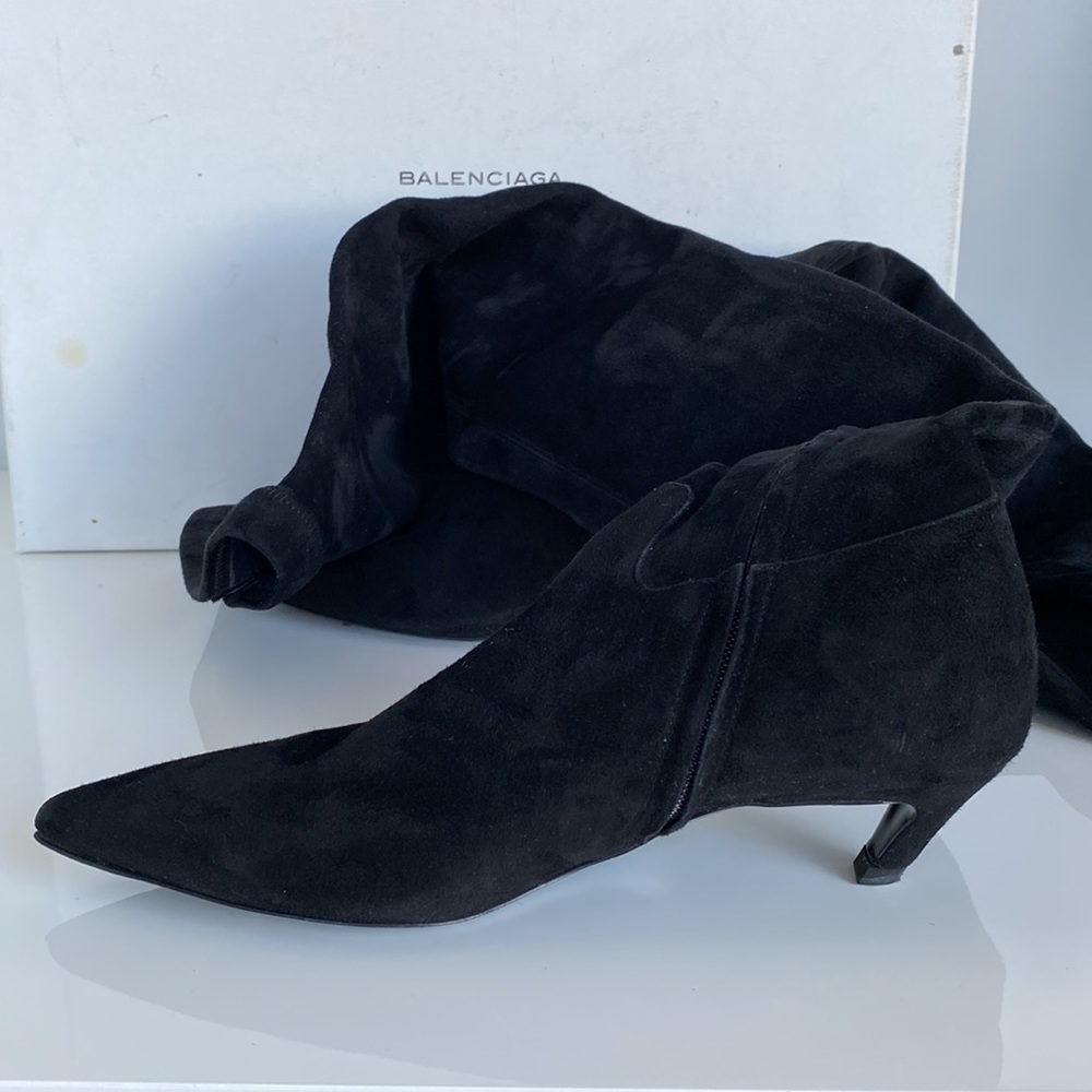 Balenciaga kitten heeled over-the-knee black suede knife boots size 36 - Picture 8 of 17